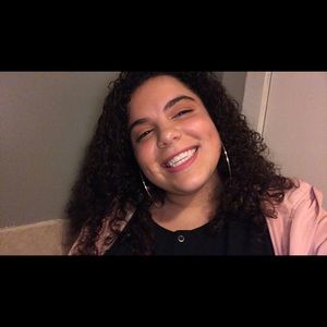 Meet your Posher, Beatriz